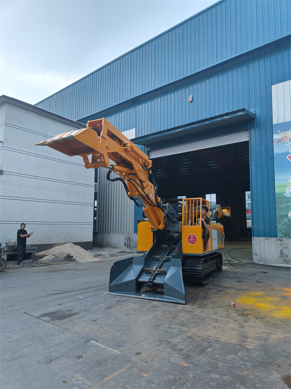 履帶刮板挖掘式裝載機